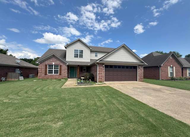 Property at 208 Crain Dr, Searcy, AR 72143, 3 beds, 2.5 baths
