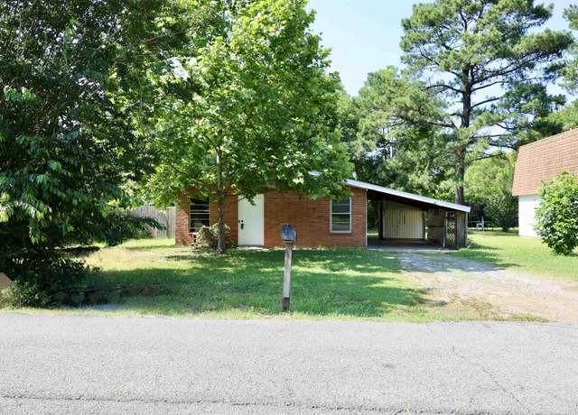Property at 404 Reiff Ave, Searcy, AR 72143, 3 beds, 1 bath
