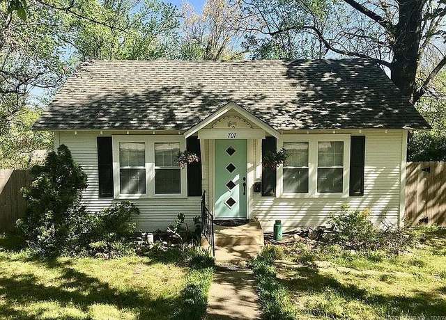 Property at 707 W South Ave, Harrison, AR 72601, 2 beds, 1 bath