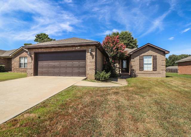 Property at 386 Wildwood Pt, Jonesboro, AR 72405, 3 beds, 2 baths
