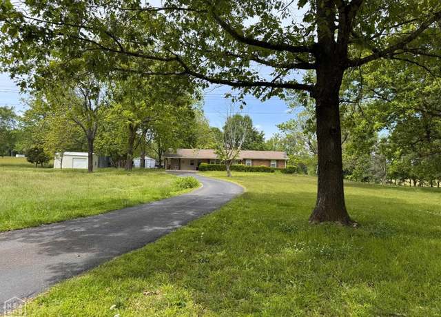 Property at 427 County Road 774, Jonesboro, AR 72401, 3 beds, 2 baths