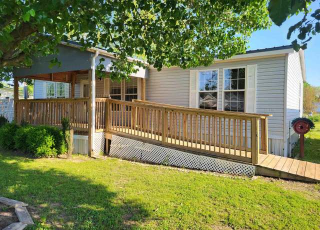 Property at 110 Lynn St, Mcrae, AR 72102, 3 beds, 2 baths