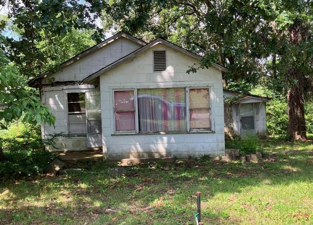 Property at 909 S Eighth St, Mena, AR 71953, 3 beds, 1 bath