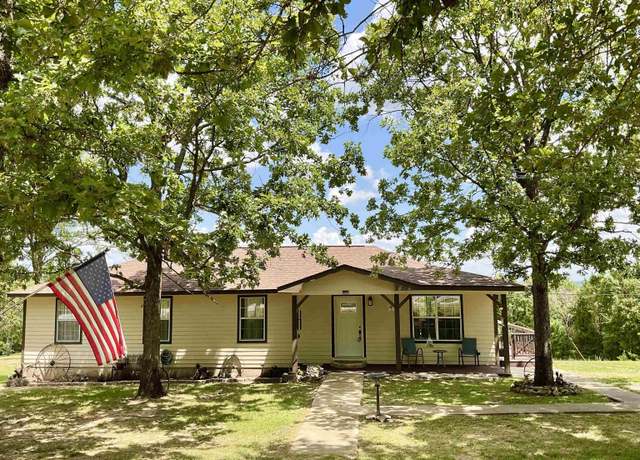 Property at 1883 Marion County Road 2027 Rd, Yellville, AR 72687, 4 beds, 2 baths