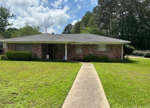 Property at 1310 Crestwood, El Dorado, AR, 3 beds, 2 baths