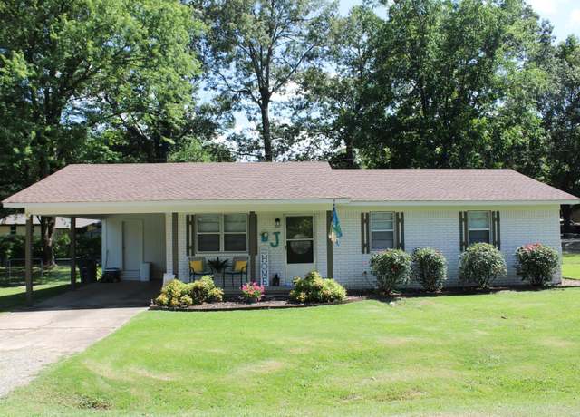 Property at 511 Sims St, Searcy, AR 72143, 3 beds, 1 bath