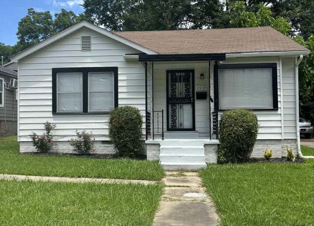 Property at 2019 W Short 17th St, North Little Rock, AR 72114, 3 beds, 2 baths
