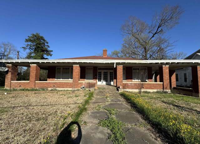 Property at 211 California Ave, Camden, AR 71701, 2 beds, 1 bath