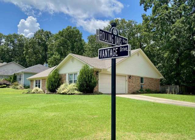 Property at 2 Vantage Dr, Maumelle, AR 72113, 3 beds, 2 baths