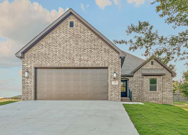 Property at 2006 N 8 1/2 St, Paragould, AR, 3 beds, 2 baths