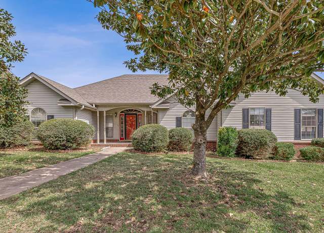 Property at 1101 Ridgway St, Paragould, AR 72450, 4 beds, 2 baths
