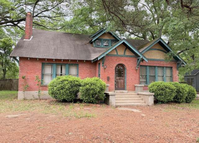Property at 521 S Main St, Monticello, AR 71655, 3 beds, 1.5 baths