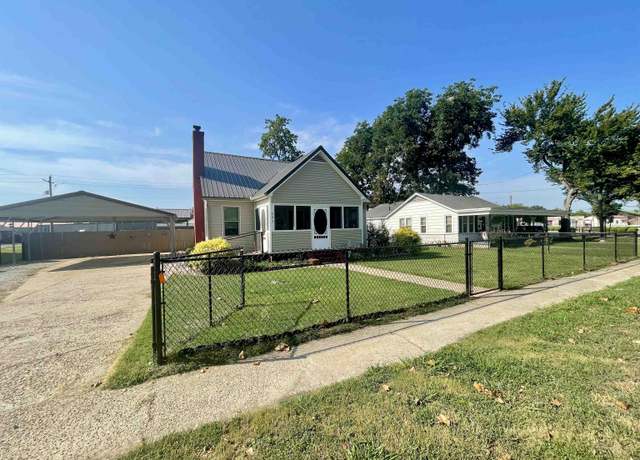 Property at 625 W Main St, Trumann, AR 72472, 4 beds, 2.5 baths