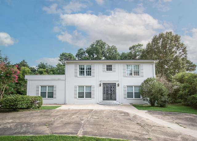 Property at 701 W Nettleton Ave, Jonesboro, AR 72401, 6 beds, 4.5 baths