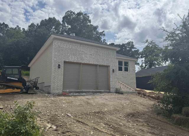 Property at 312 Columbia Hills St, Hot Springs, AR 71913, 3 beds, 2 baths