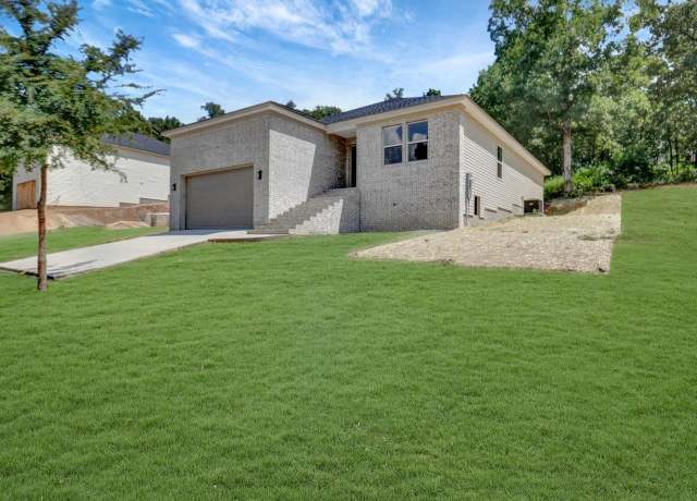 Property at 312 Columbia Hills St, Hot Springs, AR 71913, 3 beds, 2 baths