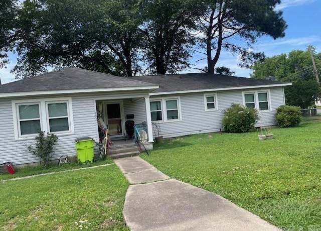 Property at 602 Circle Ln, Stuttgart, AR, 3 beds, 2 baths