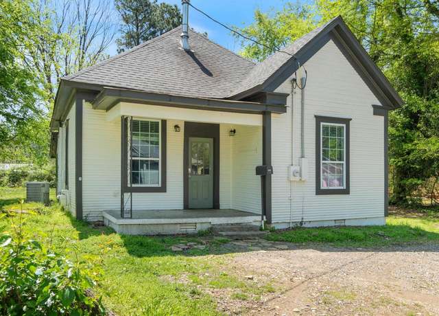 Property at 1821 Johnston Ave, Conway, AR 72034, 3 beds, 2 baths