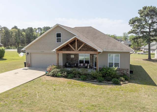 Property at 1868 Westgate Cir, Heber Springs, AR 72543, 3 beds, 2 baths