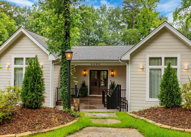Property at 6600 Waverly Dr, Little Rock, AR 72207, 5 beds, 4 baths