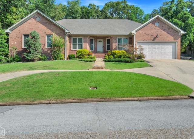 Property at 206 Windover, Jonesboro, AR 72401, 4 beds, 3 baths
