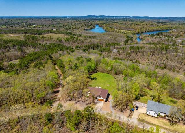 Property at 438 Ohio Dr, Hot Springs, AR 71913, 3 beds, 2 baths