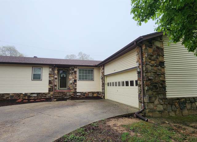Property at 207 Keasler, Paragould, AR 72450, 3 beds, 2 baths
