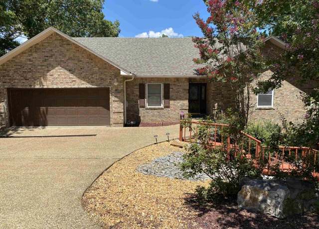 Property at 18 Alicante Rd, Hot Springs Village, AR 71909, 4 beds, 3 baths