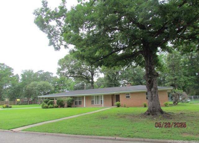 Property at 1314 Elm, Crossett, AR 71535, 2 beds, 2 baths