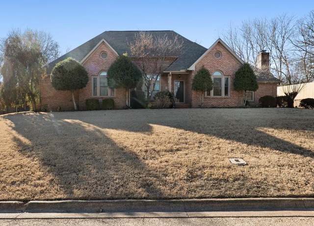 Property at 2107 Morningside Dr, Jonesboro, AR 72404, 3 beds, 2.5 baths