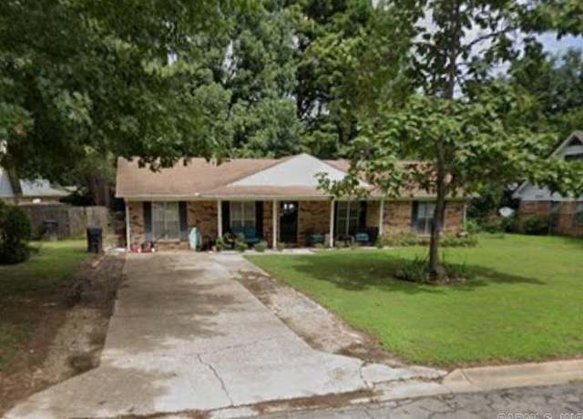 Property at 1608 Colonial, Jonesboro, AR 72401, 3 beds, 2 baths