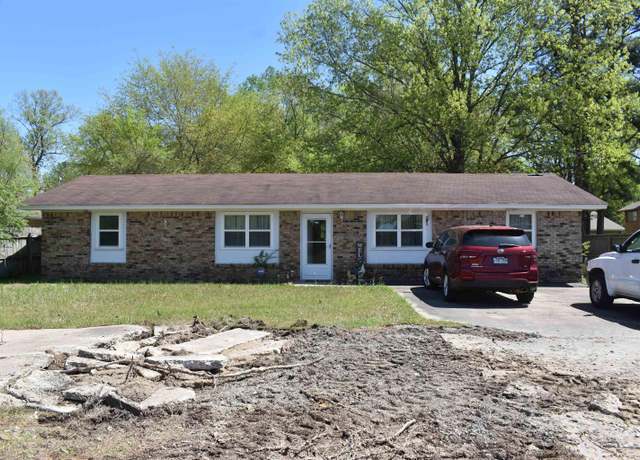Property at 2315 Oakwood Road Rds, Pine Bluff, AR 71603, 3 beds, 1 bath