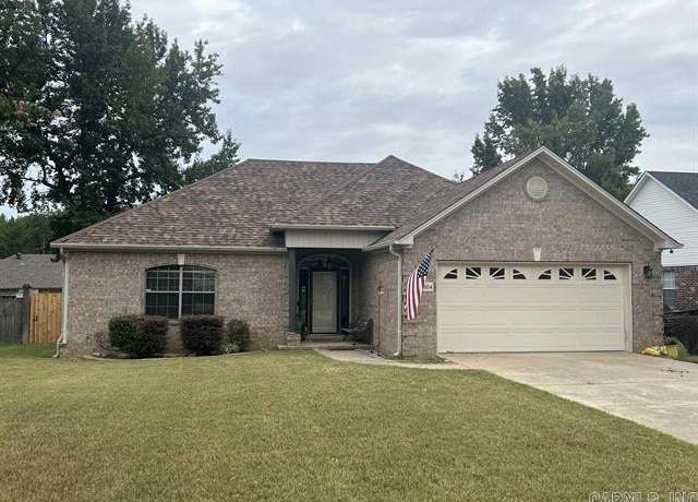 Property at 1304 Oak Forest Dr, Jacksonville, AR 72076, 3 beds, 2 baths