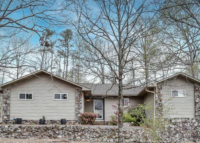 Property at 2 Paterna Ln, Hot Springs Village, AR 71909, 2 beds, 2 baths