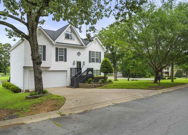 Property at 6220 Hopi Dr, North Little Rock, AR 72116, 3 beds, 3 baths