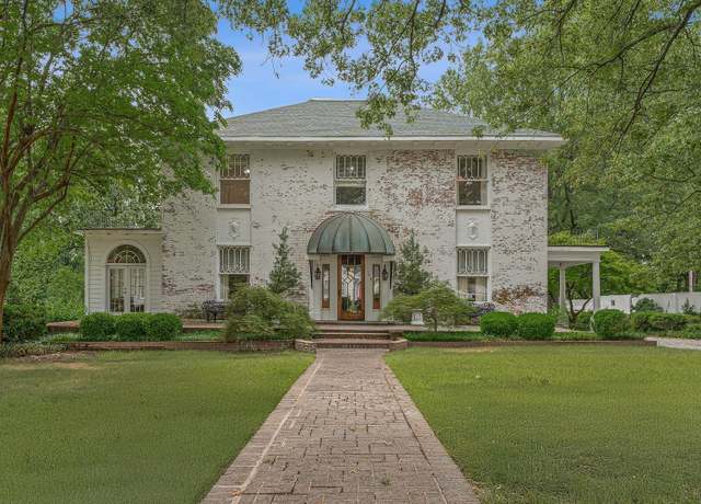 Property at 1419 S Main, Jonesboro, AR 72401, 4 beds, 3.5 baths