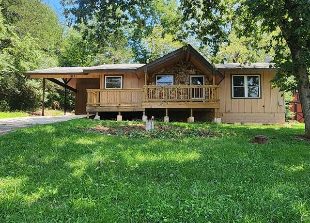 Property at 61 E Lakeshore Dr, Cherokee Village, AR 72529, 3 beds, 1.5 baths