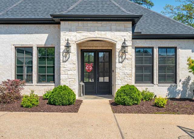 Property at 277 Arlington Park Dr, Hot Springs, AR 71901, 3 beds, 2.5 baths