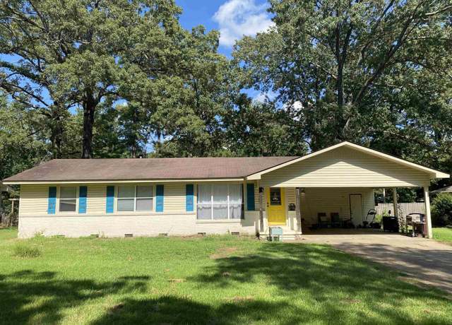 Property at 1305 Beech St, Crossett, AR 71635, 3 beds, 2 baths