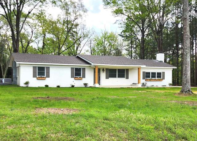 Property at 685 N Wyatt Dr, El Dorado, AR 71730, 4 beds, 3 baths