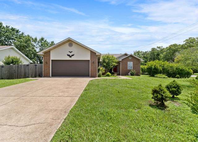 Property at 301 Forest Dr, Mountain Home, AR 72653, 3 beds, 3 baths
