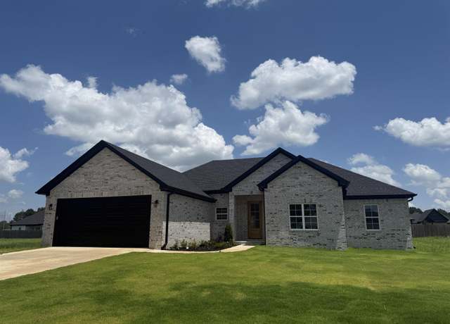 Property at 1401 S 31 St, Paragould, AR 72450, 4 beds, 2 baths