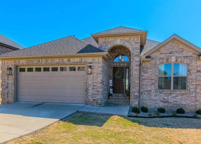 Property at 14 Majestic Ct, Maumelle, AR 72113, 5 beds, 3 baths