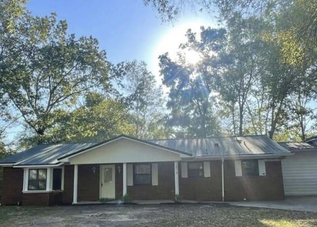 Property at 2 Concord Dr, Conway, AR 72034, 4 beds, 2 baths