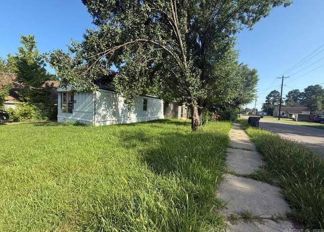 Property at 500 E Emerson St, Paragould, AR 72450, 2 beds, 1 bath