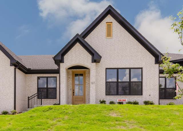 Property at 127 Edgewood Cir, Little Rock, AR 72223, 2 beds, 2 baths