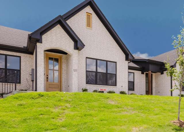 Property at 127 Edgewood Cir, Little Rock, AR 72223, 2 beds, 2 baths