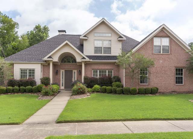 Property at 12700 Meadows Edge Ln, Little Rock, AR 72211, 3 beds, 2.5 baths