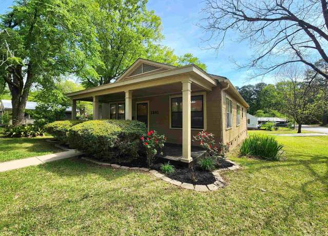 Property at 1301 N Park Ave, El Dorado, AR 71730, 3 beds, 2 baths