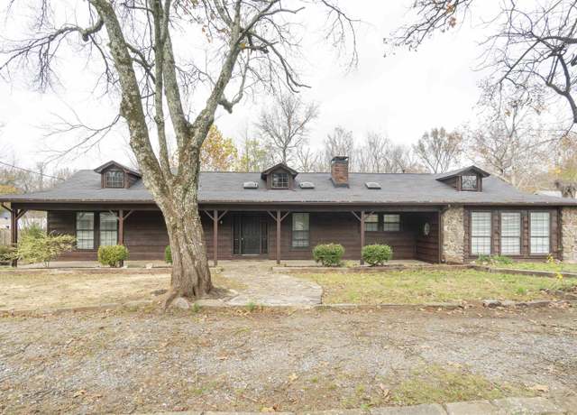 Property at 19000 Kanis Rd, Little Rock, AR 72223, 3 beds, 3 baths